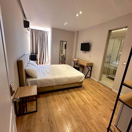 Amazon 8 Guesthouse Tirana Zewnętrze zdjęcie